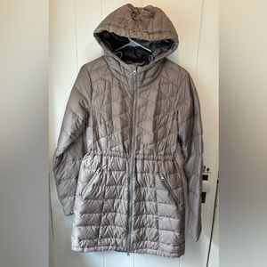 Athleta goose down coat. Women’s size Small. Gray/rose color.